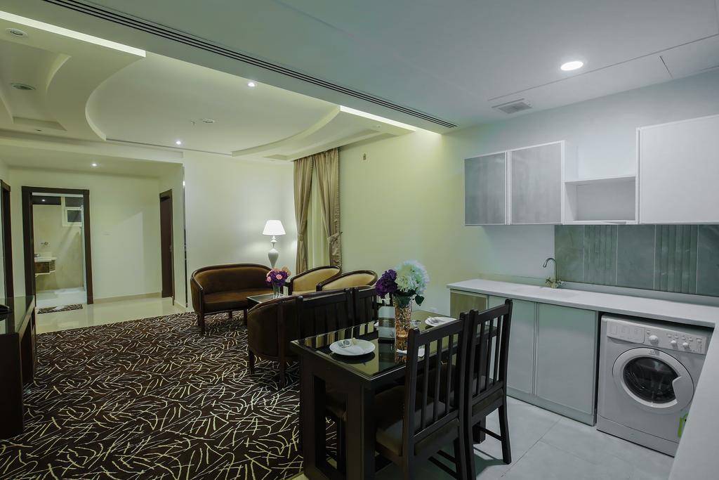 Rest Night Serviced Apartments- Alhamra Эр-Рияд Экстерьер фото A suite at the hotel