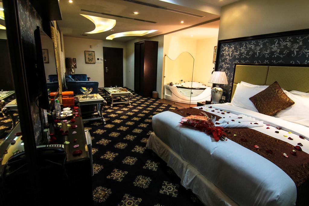 Rest Night Serviced Apartments- Alhamra Эр-Рияд Экстерьер фото A suite at the hotel