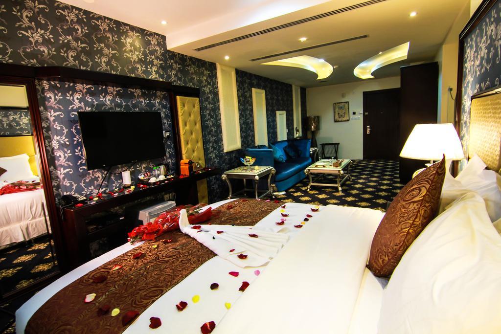 Rest Night Serviced Apartments- Alhamra Эр-Рияд Экстерьер фото A suite at the hotel
