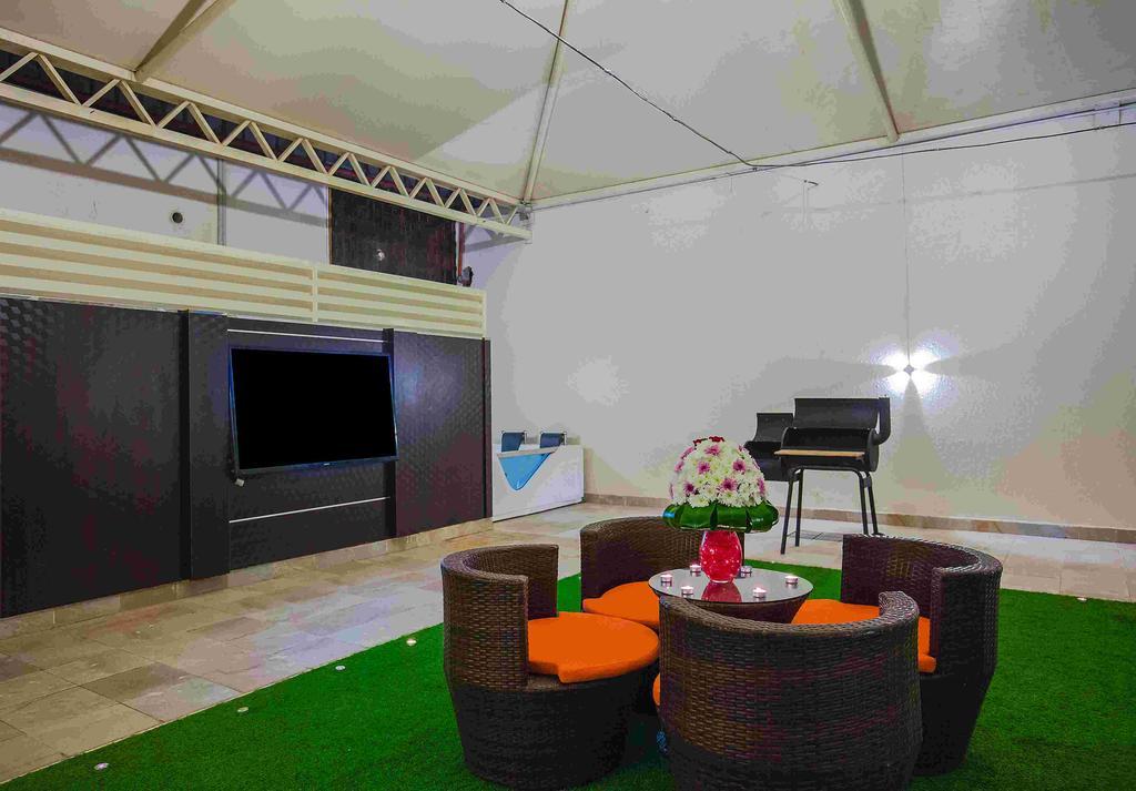 Rest Night Serviced Apartments- Alhamra Эр-Рияд Экстерьер фото The interior of a tent