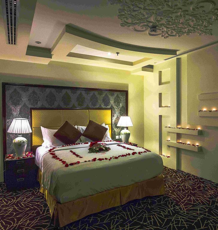 Rest Night Serviced Apartments- Alhamra Эр-Рияд Экстерьер фото A bedroom at the hotel