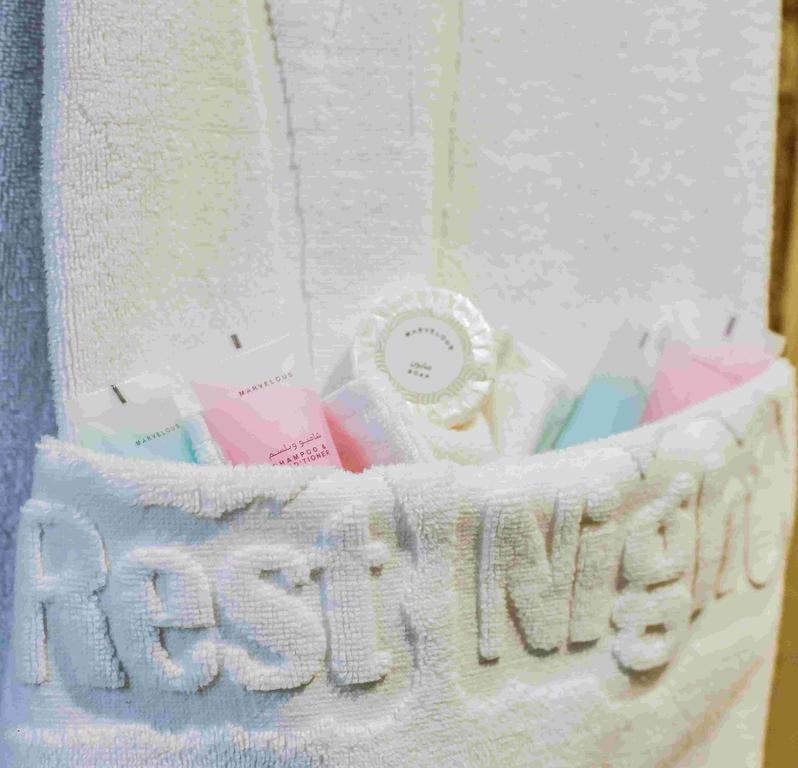 Rest Night Serviced Apartments- Alhamra Эр-Рияд Экстерьер фото A basket of toiletries